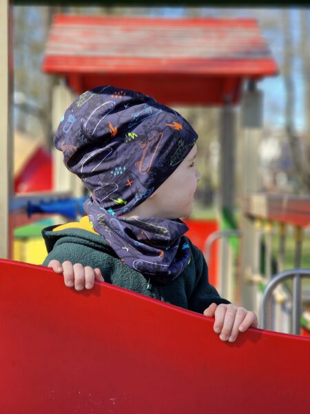 Kokvilnas trikotāžas cepure un tuneļšalle "SKEITBORDI"