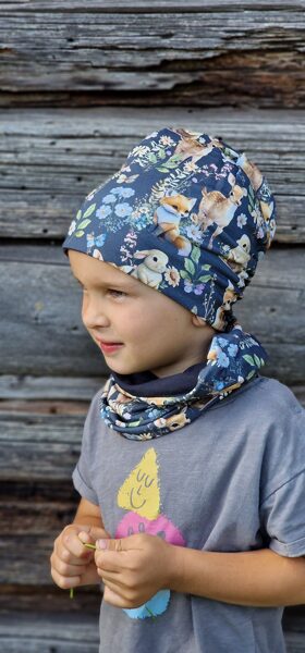 Meža dzīvnieciņi uz pelēka fona