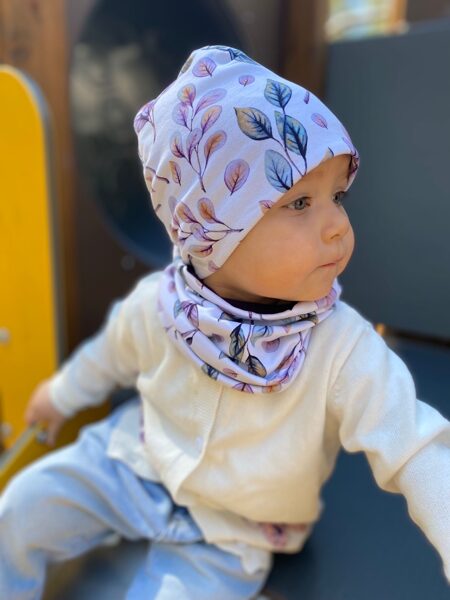 Kokvilnas trikotāžas cepure un tuneļšalle "LAPAS UZ BALTA"